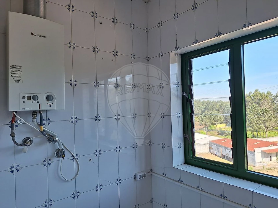 Apartamento T2 para Venda em Fânzeres e São Pedro da Cova Foto 4