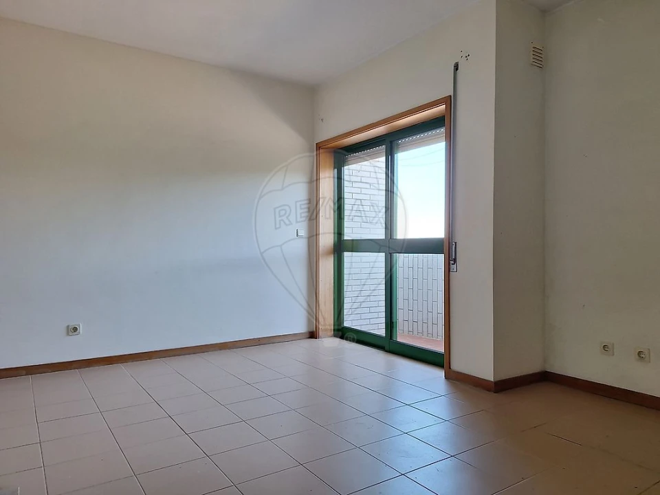 Apartamento T2 para Venda em Fânzeres e São Pedro da Cova Foto 2