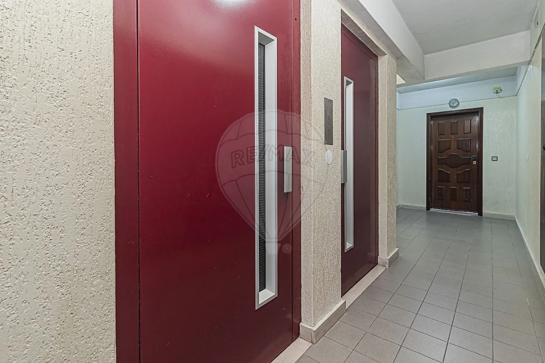 Apartamento T2 para Venda em Rio de Mouro Foto 36