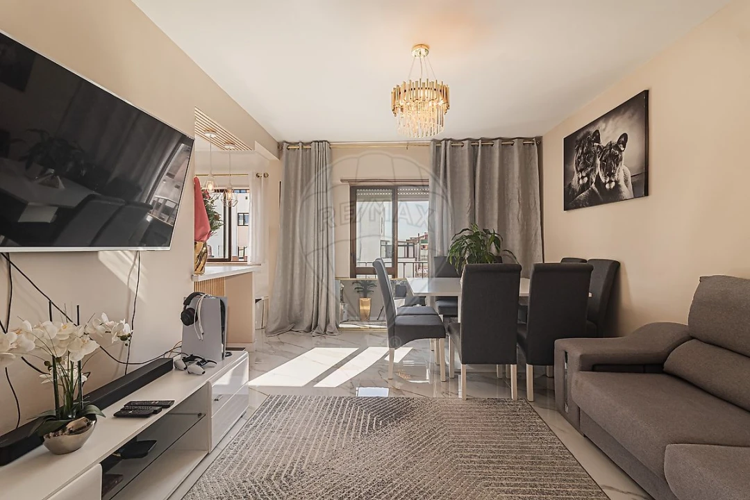Apartamento T2 para Venda em Rio de Mouro Foto 14