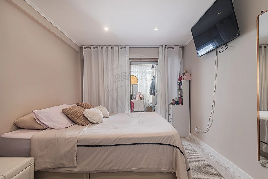 Apartamento T2 para Venda em Rio de Mouro Foto 29