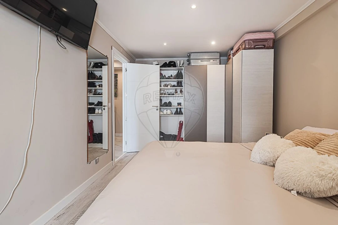 Apartamento T2 para Venda em Rio de Mouro Foto 30