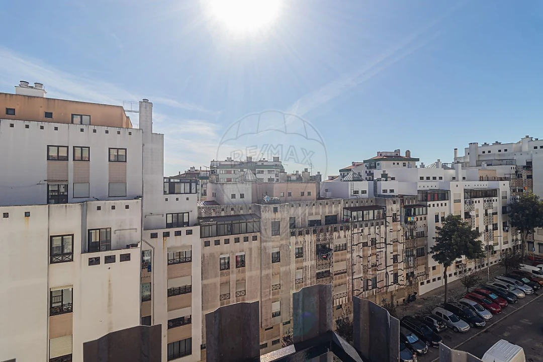 Apartamento T2 para Venda em Rio de Mouro Foto 18