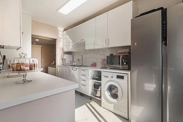 Apartamento T2 para Venda em Rio de Mouro Foto 7