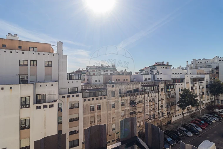 Apartamento T2 para Venda em Rio de Mouro Foto 18