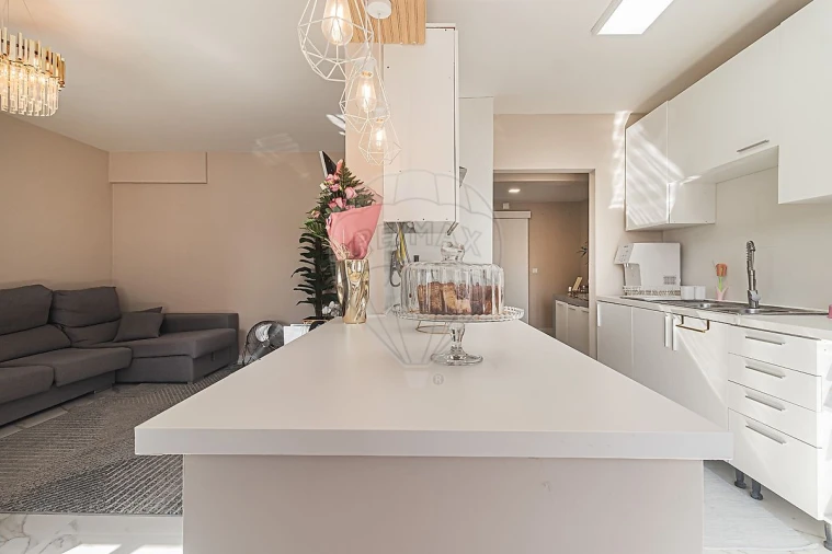 Apartamento T2 para Venda em Rio de Mouro Foto 11