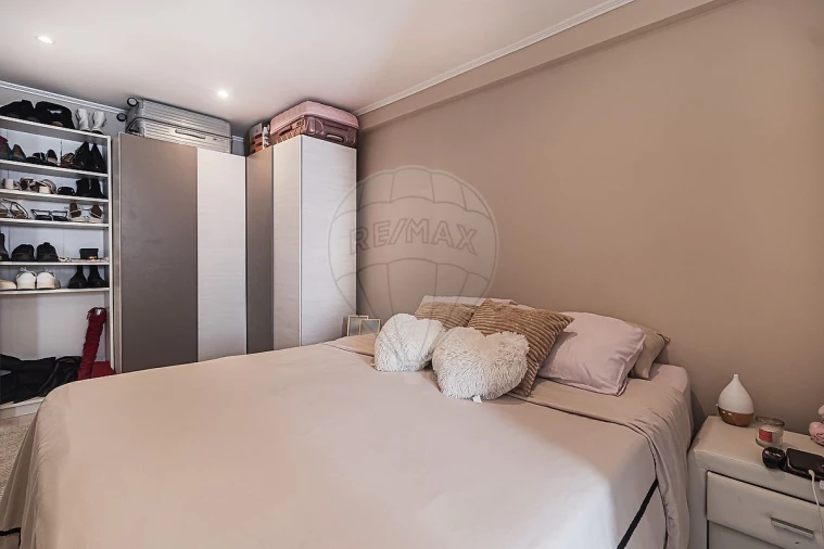 Apartamento T2 para Venda em Rio de Mouro Foto 31