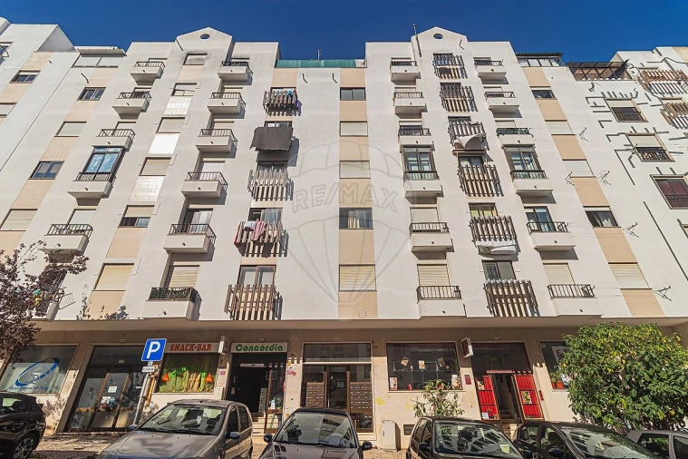 Apartamento T2 para Venda em Rio de Mouro Foto 37