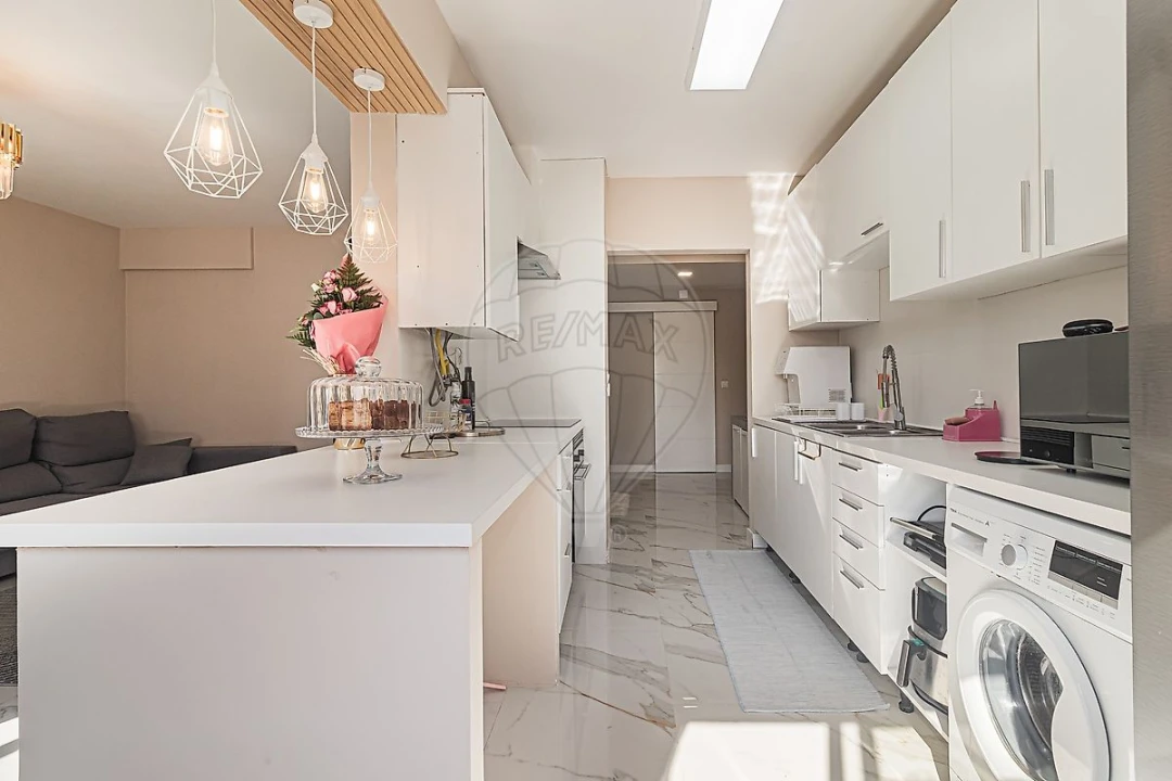 Apartamento T2 para Venda em Rio de Mouro Foto 10