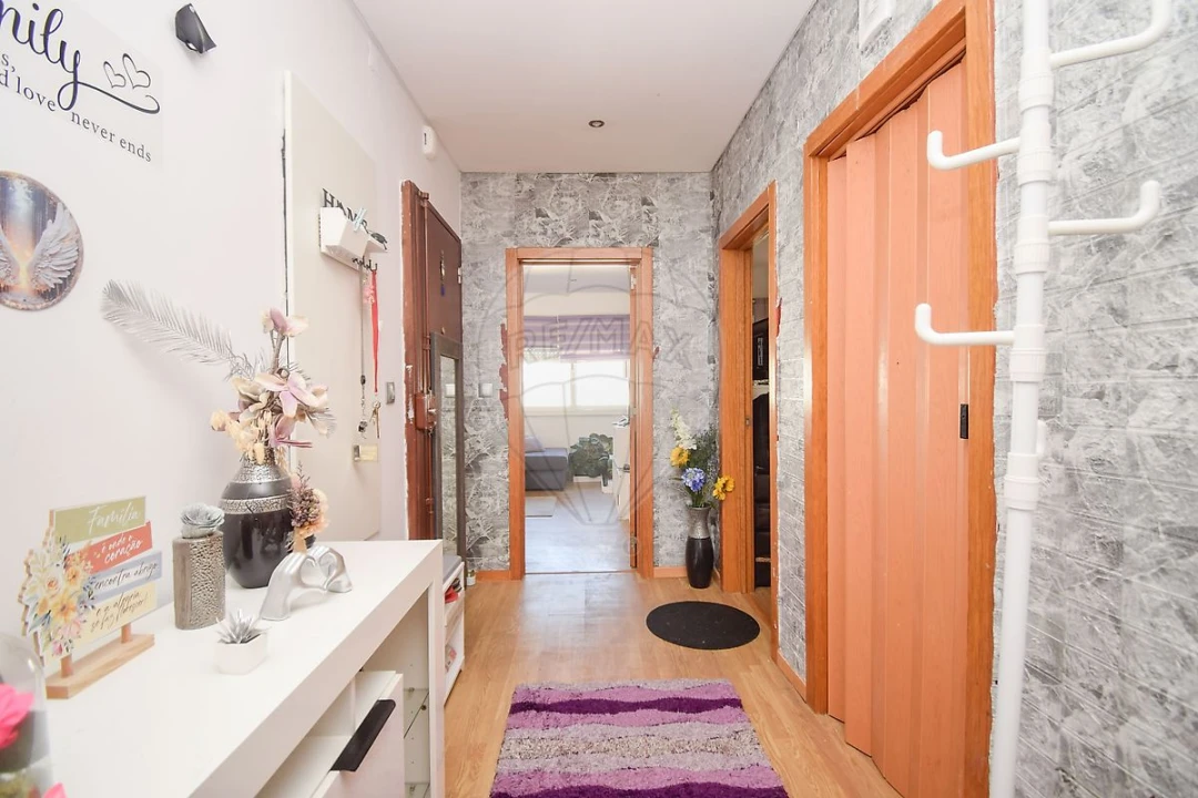 Apartamento T2 para Venda em Venteira Foto 9