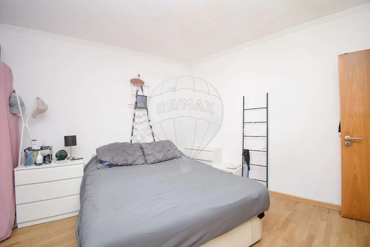 Apartamento T2 para Venda em Venteira Foto 16