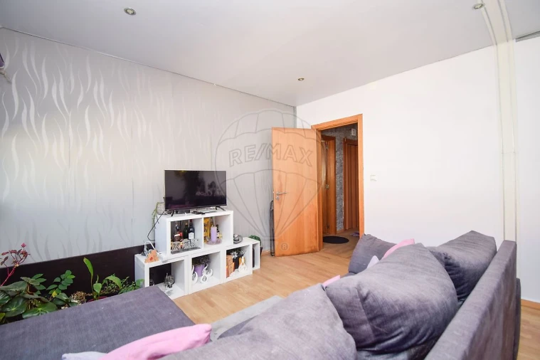 Apartamento T2 para Venda em Venteira Foto 6