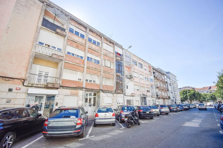 Apartamento T2 para Venda em Venteira Foto 22