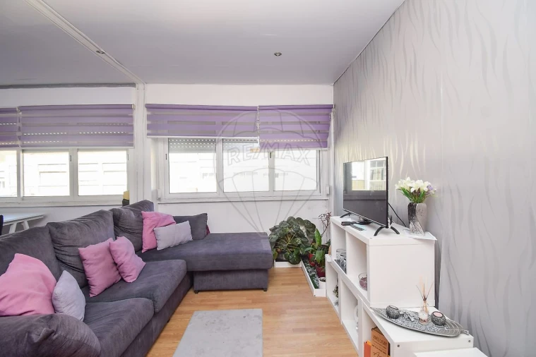Apartamento T2 para Venda em Venteira Foto 3