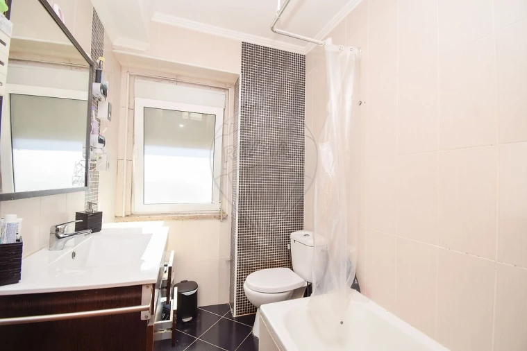 Apartamento T2 para Venda em Venteira Foto 7