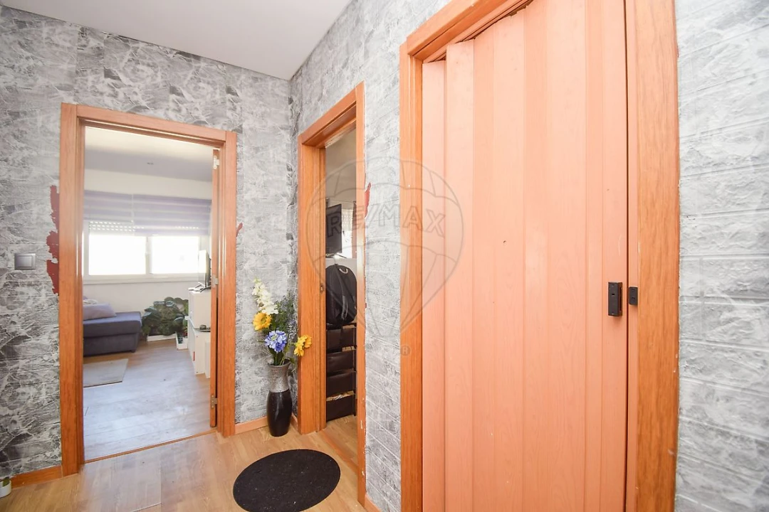 Apartamento T2 para Venda em Venteira Foto 11
