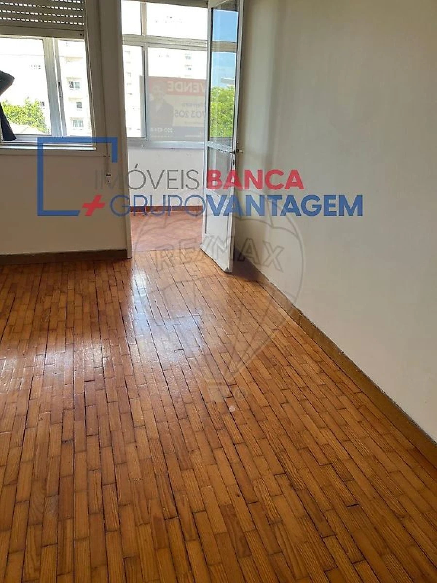 Apartamento T2 para Venda em Cedofeita, Santo Ildefonso, Sé, Miragaia, São Nicolau e Vitória Foto 12