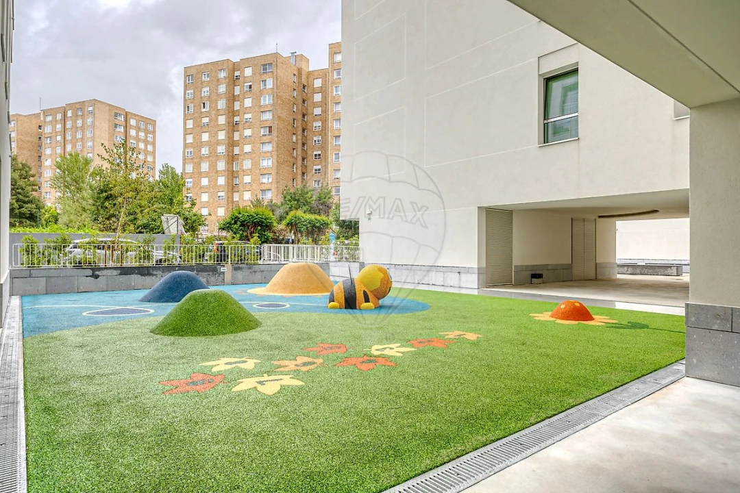 Apartamento T2 para Venda em Ramalde Foto 6