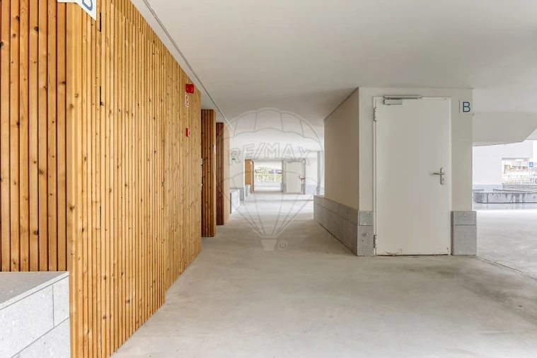 Apartamento T2 para Venda em Ramalde Foto 5