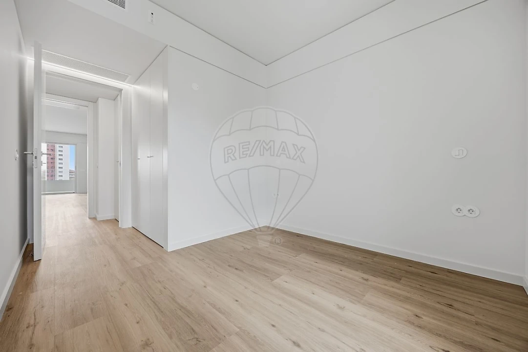 Apartamento T2 para Venda em Ramalde Foto 8