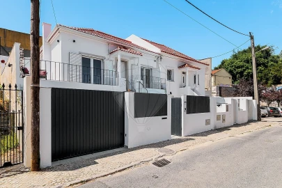 Moradia T4 para Venda em Almada, Cova da Piedade, Pragal e Cacilhas