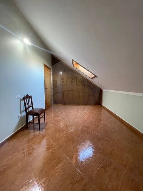 Moradia T4 para Venda em Gião