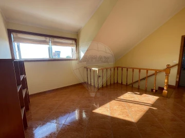 Moradia T4 para Venda em Gião