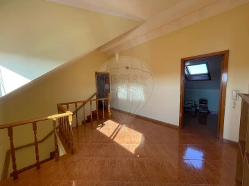Moradia T4 para Venda em Gião