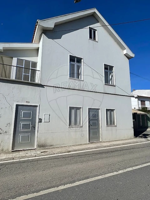 Moradia T4 para Venda em Gião
