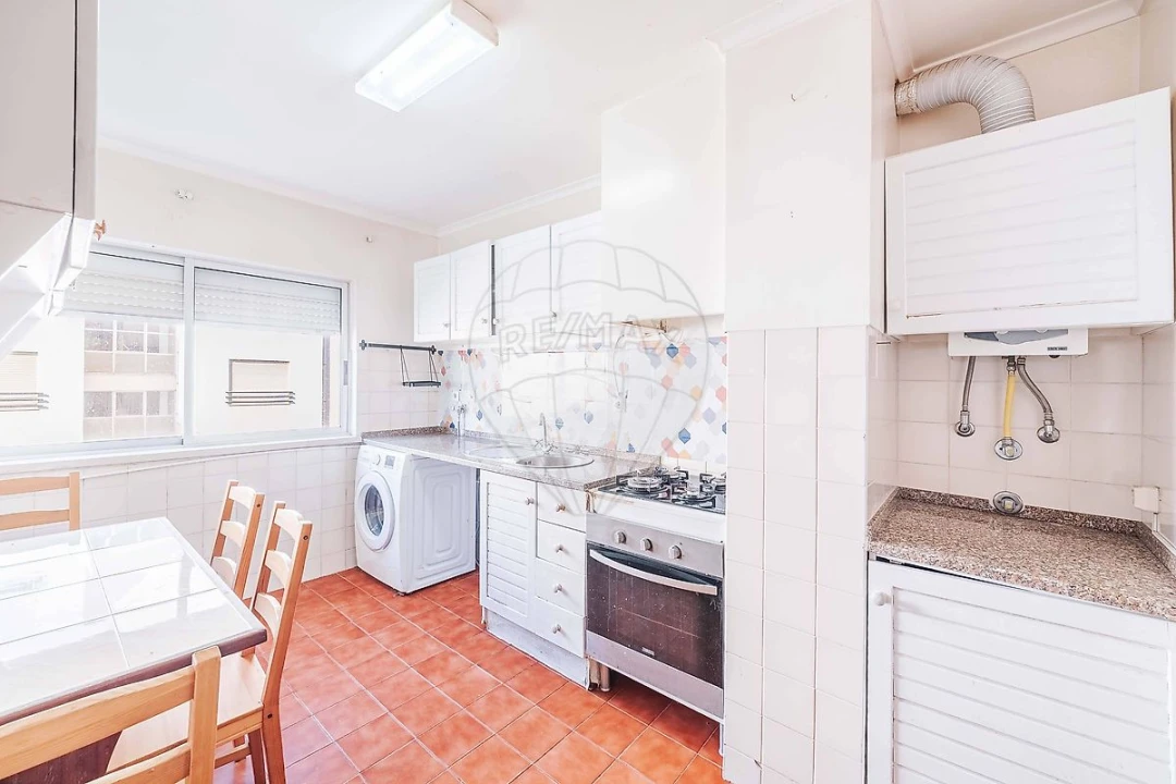 Apartamento T1 para Venda em São Domingos de Rana Foto 8