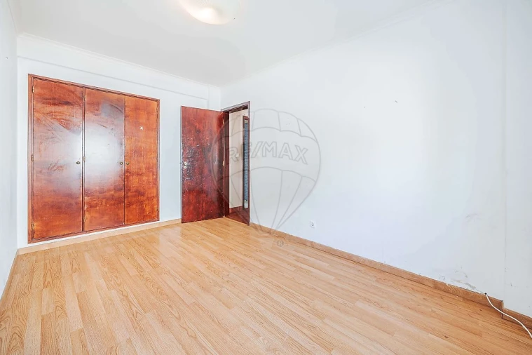 Apartamento T1 para Venda em São Domingos de Rana Foto 19