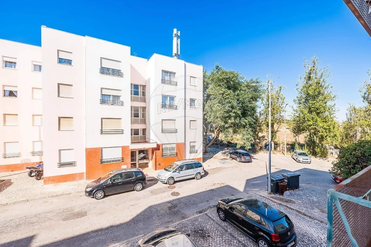 Apartamento T1 para Venda em São Domingos de Rana Foto 22