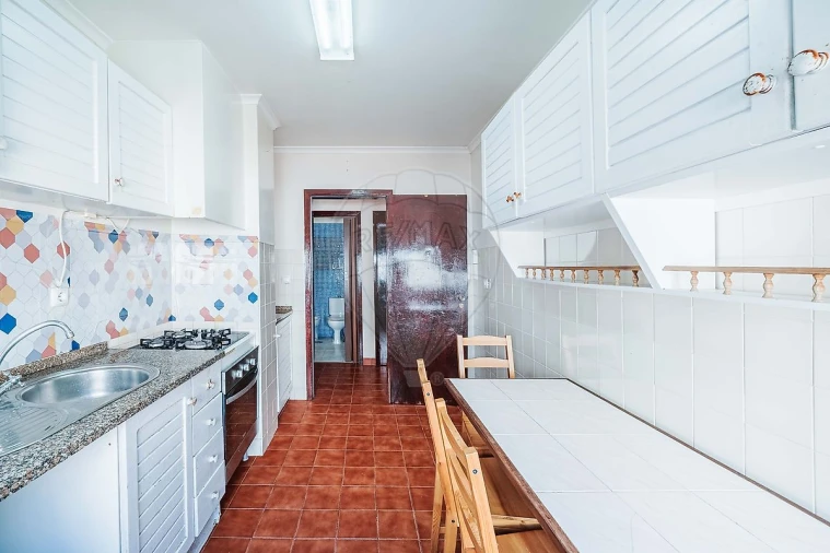 Apartamento T1 para Venda em São Domingos de Rana Foto 11