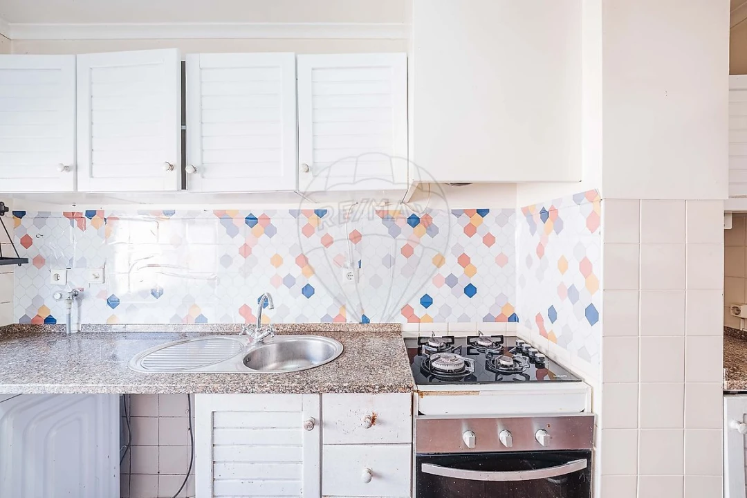 Apartamento T1 para Venda em São Domingos de Rana Foto 9
