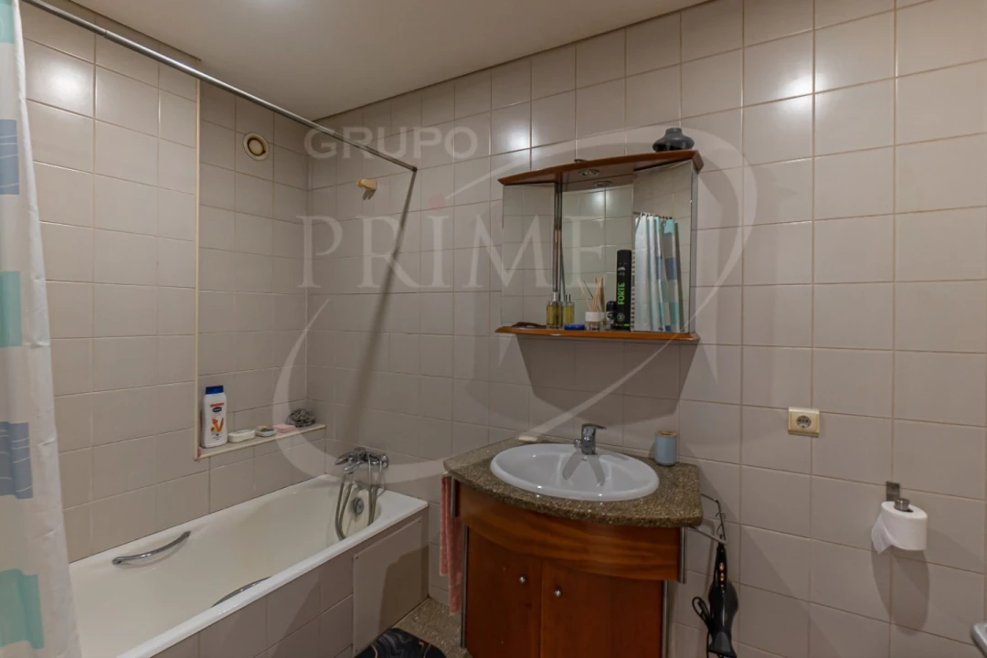 Apartamento T2 para Venda em Ramalde Foto 8
