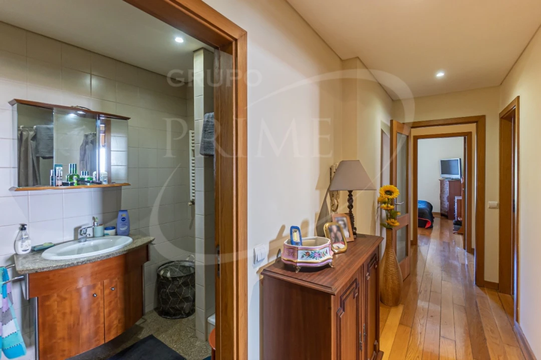 Apartamento T2 para Venda em Ramalde Foto 17
