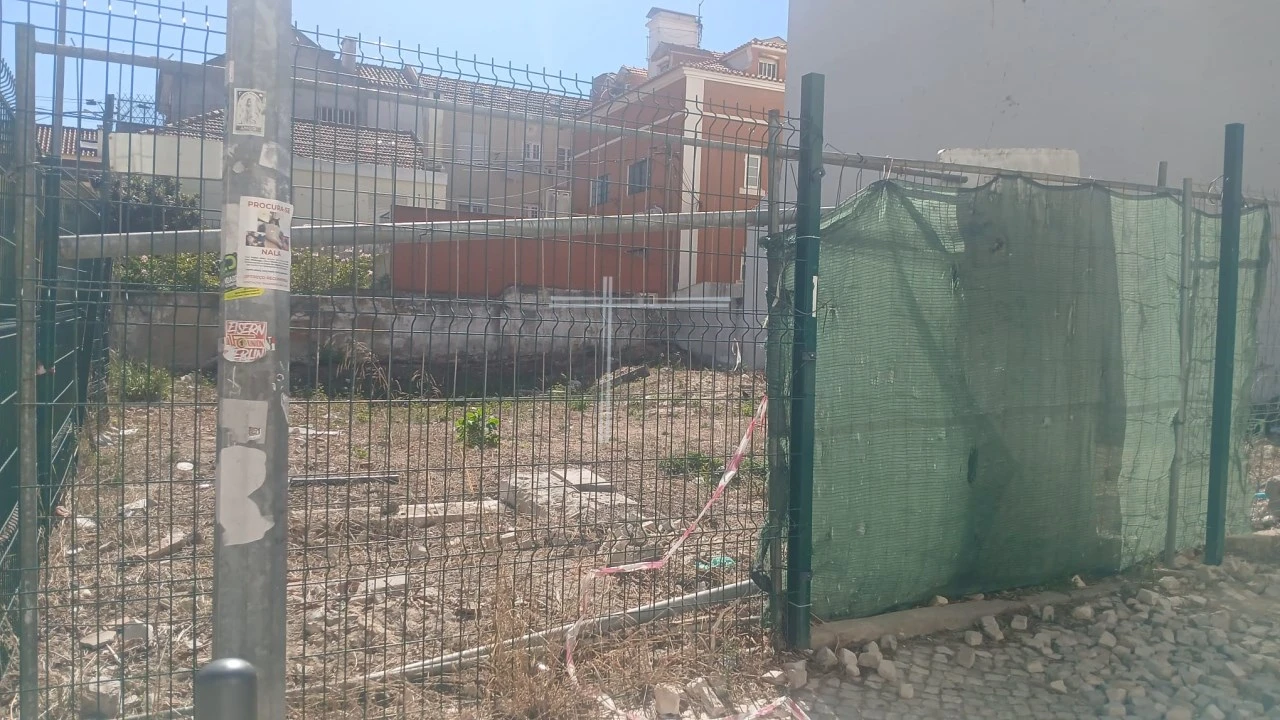 Terreno para Venda em Costa da Caparica Foto 2