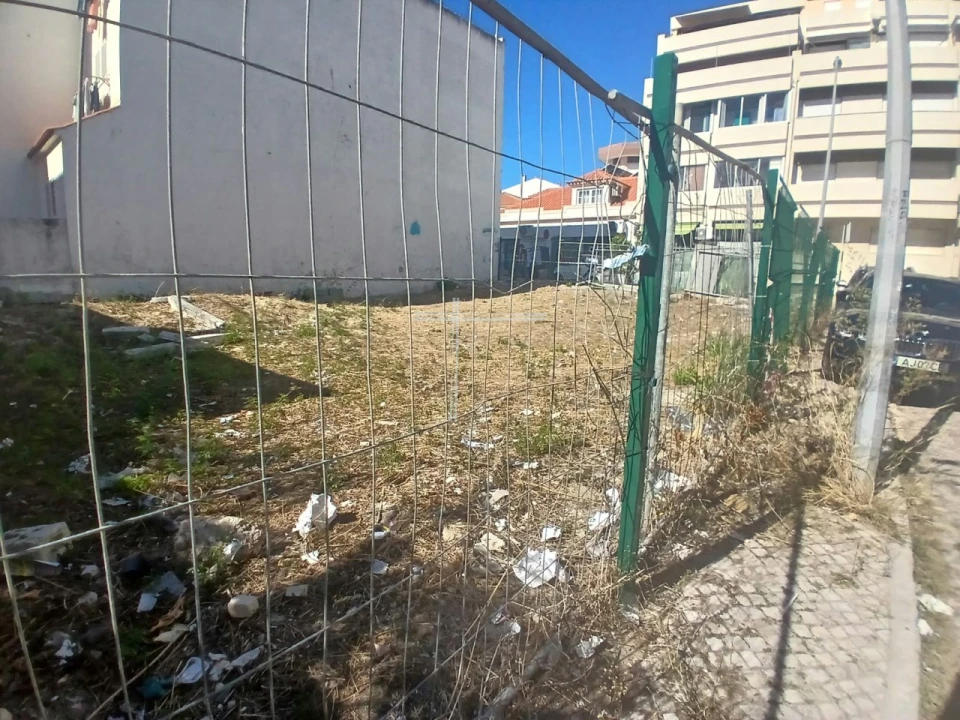 Terreno para Venda em Costa da Caparica Foto 3