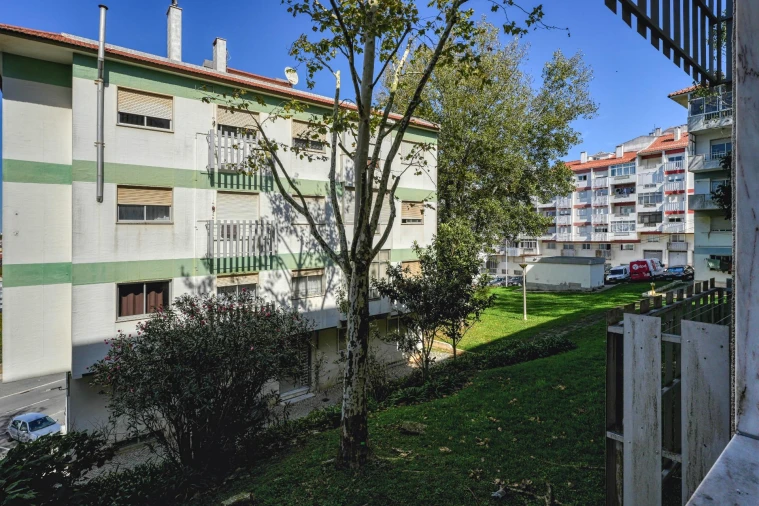 Apartamento T3 para Venda em Agualva e Mira-Sintra Foto 16