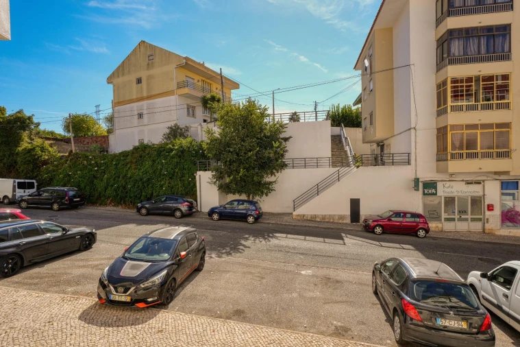 Apartamento T3 para Venda em Agualva e Mira-Sintra Foto 25