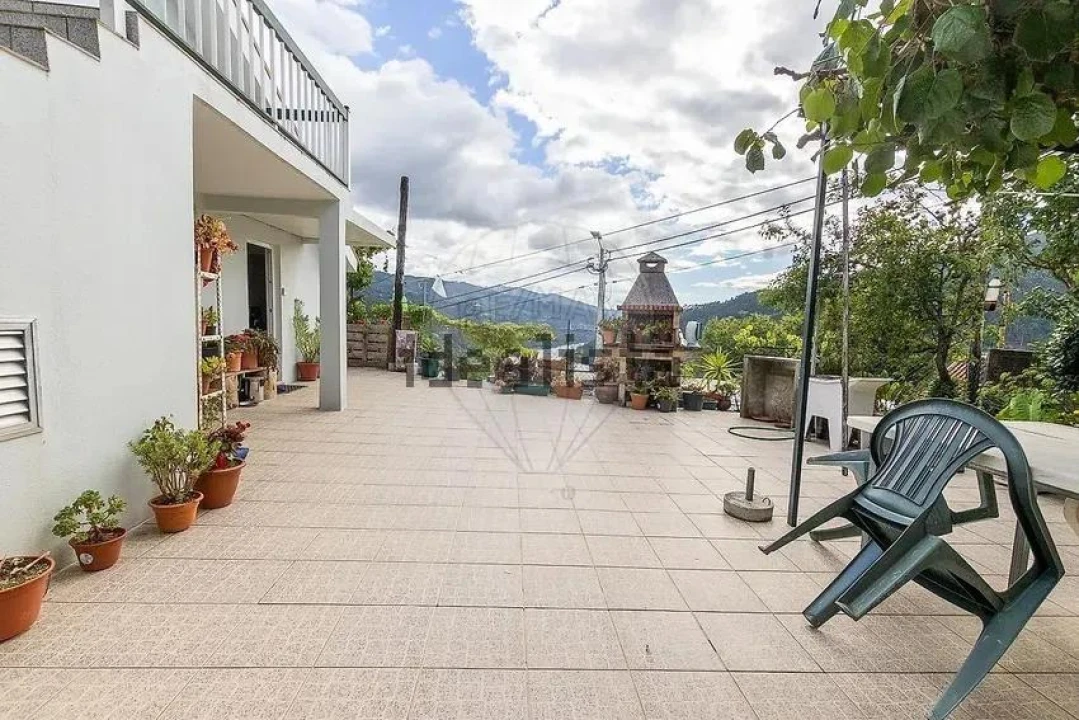 Moradia T4 para Venda em Caniçada e Soengas Foto 17