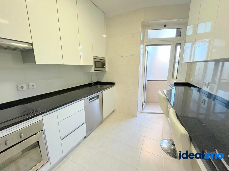 Apartamento T2 para Venda em Cedofeita, Santo Ildefonso, Sé, Miragaia, São Nicolau e Vitória Foto 1
