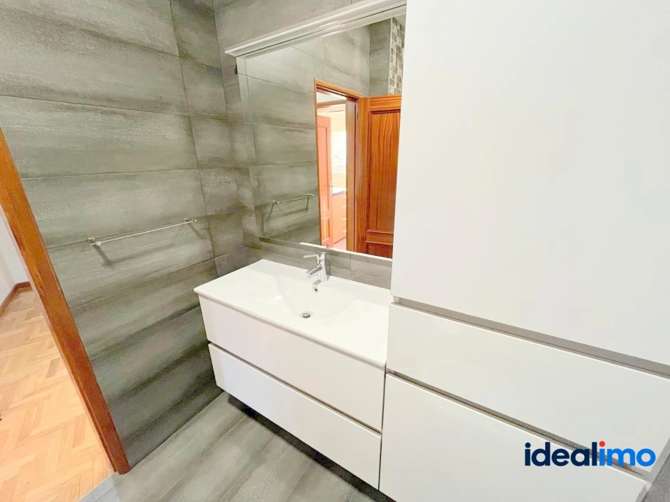 Apartamento T2 para Venda em Cedofeita, Santo Ildefonso, Sé, Miragaia, São Nicolau e Vitória Foto 41