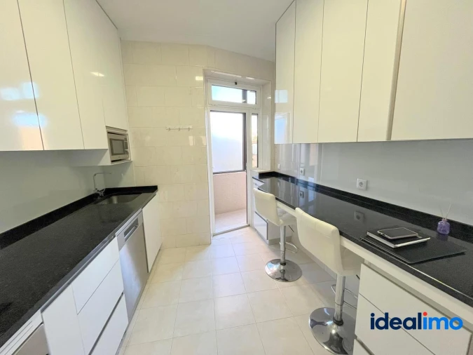 Apartamento T2 para Venda em Cedofeita, Santo Ildefonso, Sé, Miragaia, São Nicolau e Vitória Foto 3