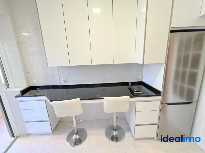 Apartamento T2 para Venda em Cedofeita, Santo Ildefonso, Sé, Miragaia, São Nicolau e Vitória Foto 4
