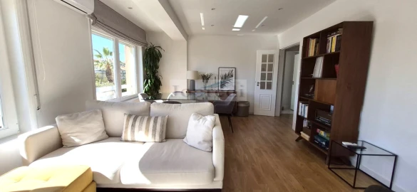 Apartamento T2 para Venda em Oeiras e São Julião da Barra, Paço de Arcos e Caxias