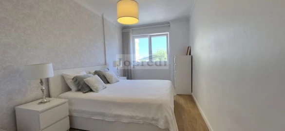 Apartamento T2 para Venda em Oeiras e São Julião da Barra, Paço de Arcos e Caxias