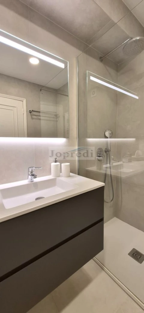 Apartamento T2 para Venda em Oeiras e São Julião da Barra, Paço de Arcos e Caxias