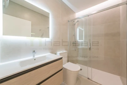 Apartamento T3 para Venda em Carcavelos e Parede