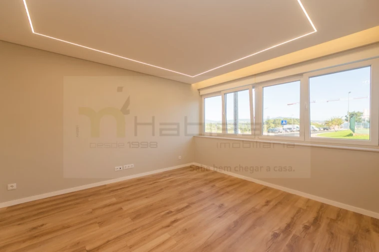 Apartamento T3 para Venda em Carcavelos e Parede Foto 11